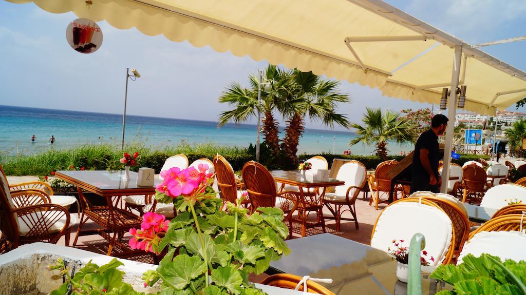 קוסדסי Ekin Hotel מראה חיצוני תמונה